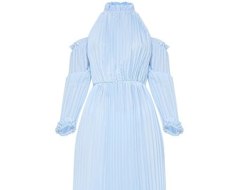Stofblauwe geplooide maxi-jurk met blote schouders