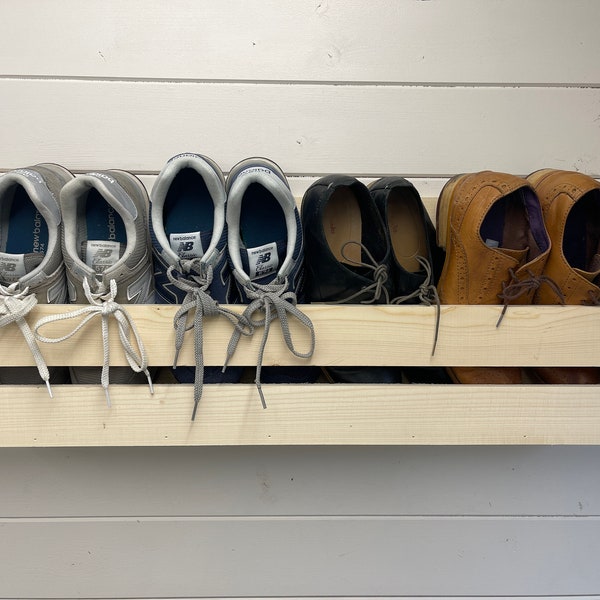 Natural wood - Wall mounted hallway rustic shoe rack