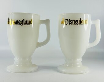 vintage Disneyland Milk Glass Footed Souvenir Beverage Mugs w / Gold Lettering « Disneyland, Walt Disney Productions »