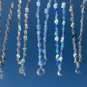 Moon Charm Crystal necklace, Moon Crystal Chip Necklace, Boho Crystal necklace, Crystal necklace, Hippie Necklace, Crystal Chain, Gift