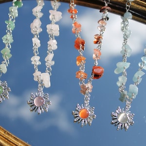 Sun charm Crystal Necklace, Sun Crystal Chip Necklace, Boho Crystal Necklace, Sun Crystal Necklace, Hippie Necklaces, Crystal Chain Necklace