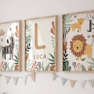 Safari poster  mit name und  Löwe Giraffe Zebra
