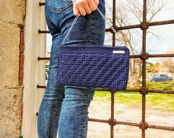 Wristlet wallet PATTERN, cute clutch purse, baguette bag pattern, crochet wrist zipper pouch