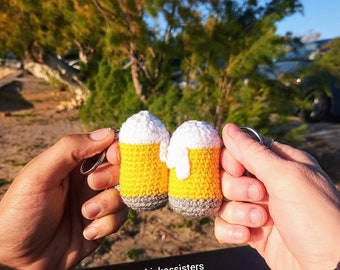 Crochet keychain beer mug PATTERN, keychain for men, cute crochet pattern, funny beach keychain