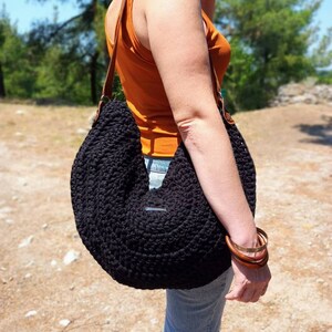 Crochet bag PATTERN, slouchy hobo bag pattern, tote bag pattern, half moon bag