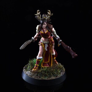 Female Human Druid - Hand-Painted D&D Miniature