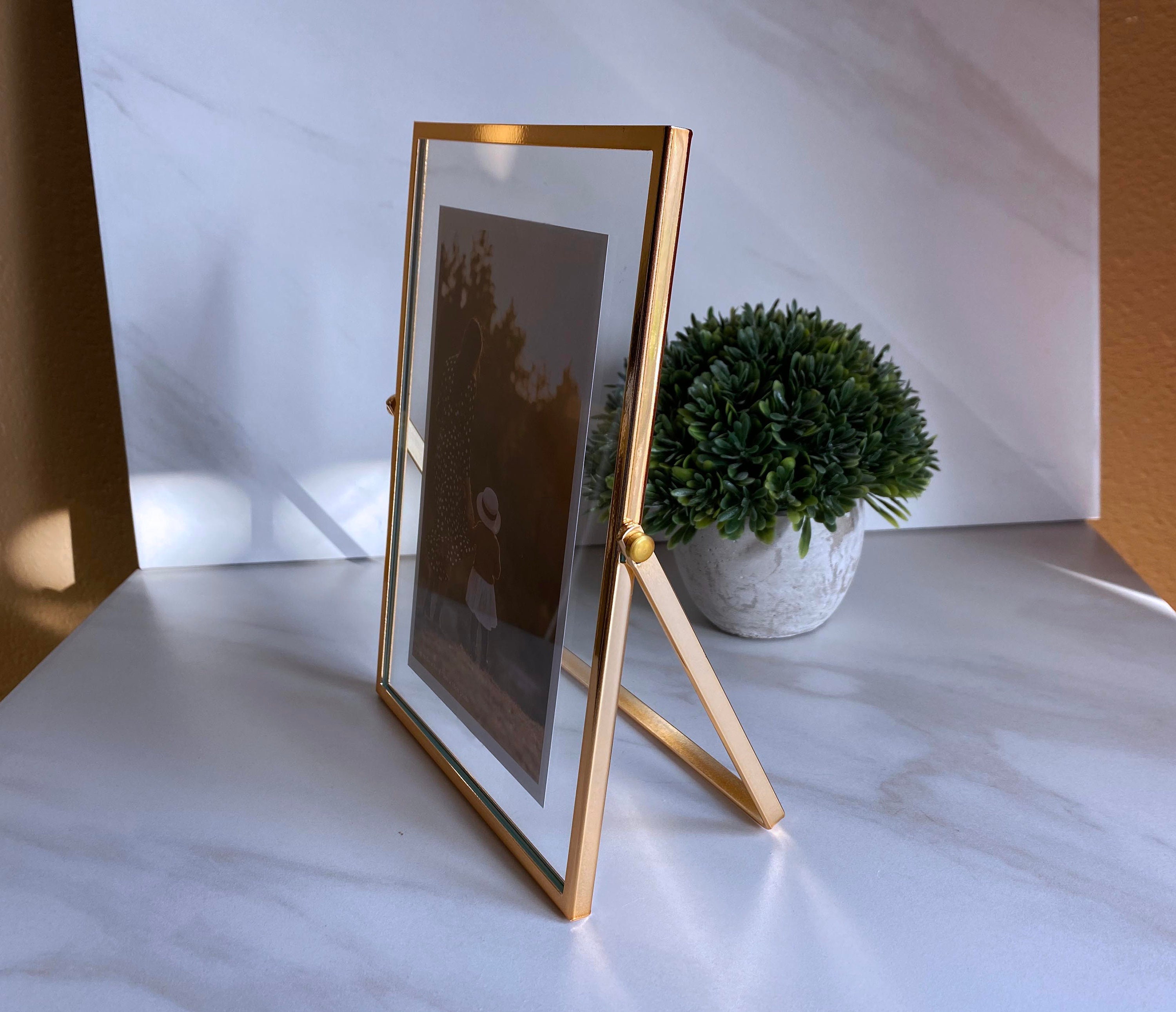 Modern Tabletop Glass Floating Picture Frame 4x6 or 5x7 Etsy
