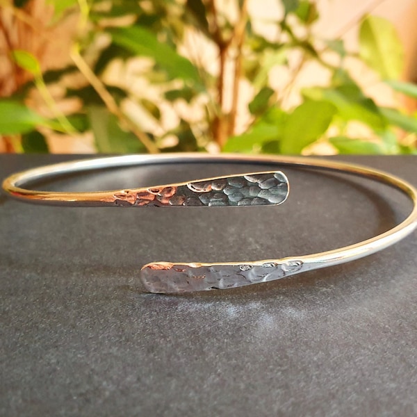 Bracciale in argento / Gioielli da braccio / Bracciale a spirale Boho / Ottone / Gioielli per il corpo / Tribale / Rustico / Etnico / Boho /