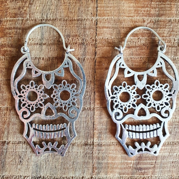 Boucles d'oreilles Tête de mort Mexicaine; Argent, Sugar Skull, Ethnique Boho Rustique Chic Gypsy Spiral Hippie Tribal Bohemian style