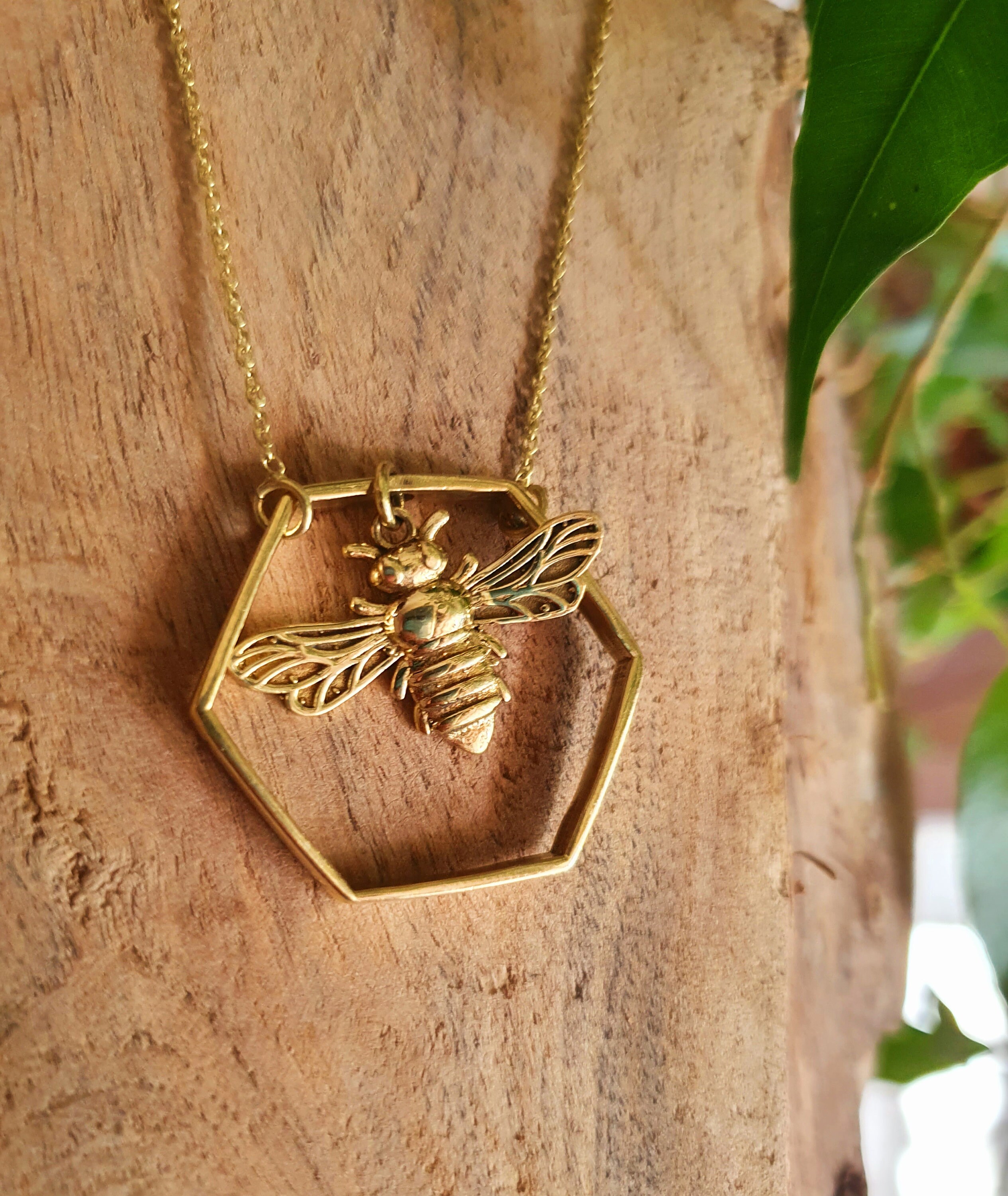 Geometric bee necklace deals