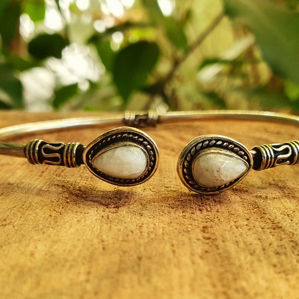 Bali Moonstone Silver Bracelet / Bangle / Ethnic / Rustic / Bohemian / Hippie / Gypsy / Psy / Adjustable / White stone