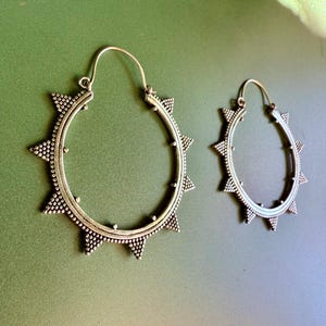 Triangle Silver Hoop Earrings / Spikes / Geometric / Boho Look / Bohemian Style / Rustic / Ethnic / Tribal / Festival /
