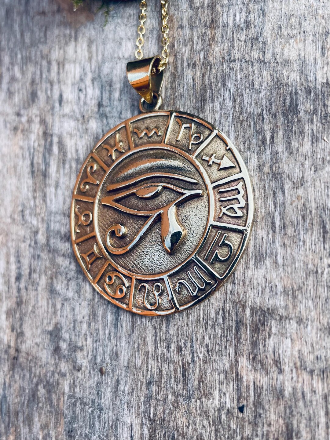 Pendentif Plaqué Or OEIL HORUS GM | BIJOUX EGYPTIENS | SYMBOLES HIEROGLYPHES | MADILAR