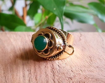 Gold Poison Ring / Brass & Green Onyx / Alchemy / Locket Ring