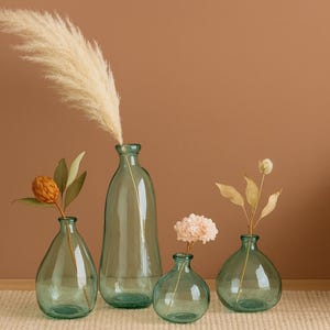 Floor vase glass vase in light green – flower vase – stylish table decoration for spring & summer – wedding gift idea – 4 sizes