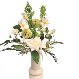 Dried flower bouquet with artificial flowers - giant dahlia & allium - bouquet in white-green - gift bouquet - wedding decoration