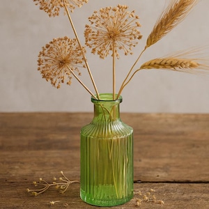 Kleine Glasvase Grün - Blumenvase - Vase mit Rillen - Tischvase - Bunte Dekovase -Frühlingsdeko - Tischdeko - Vase für Blumen