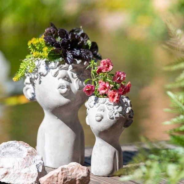 Flower pot kissing mouth / plant head ivy girl / grey-white / vintage style / garden decoration