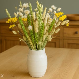 Dried flower bouquet yellow and white, rustic country house decoration - dried bouquet of grains and grasses, dried flowers - dining table or gift