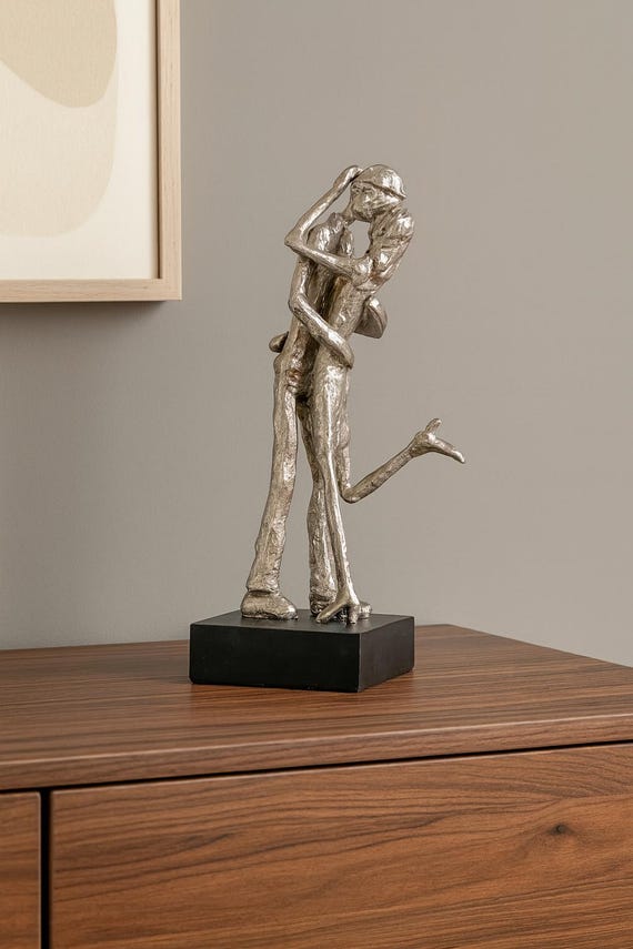 Metall Figur Paar Skulptur, moderne Deko Skulptur Liebe, Wohnzimmer Deko modern, Geschenk für Paare, romantische Figur silber
