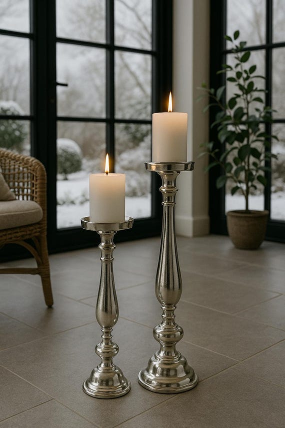 Moderner Kerzenhalter silber, Aluminium Kerzenständer , 2 Größen zur Auswahl, elegante Deko für Wohnzimmer und Hochzeit - Geschenkidee