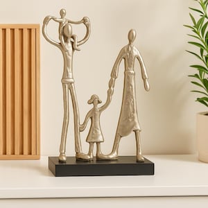 Silver-colored metal family figure – Modern statue – Metal sculpture – Gift idea – Home decoration – 38.5 cm