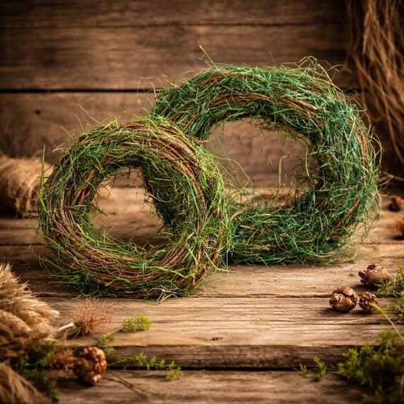 Weidekranz mit Gras geflochten , Naturkranz aus Ulmen-Zweigen - Türkranz - Osterdeko - Handgefertigte natürliche Deko - 2 Größen