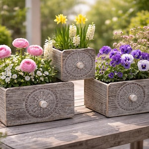 Vintage wooden planter set of 3, square with ornament, antique white flower pot, plant box for windowsill balcony decoration - gift