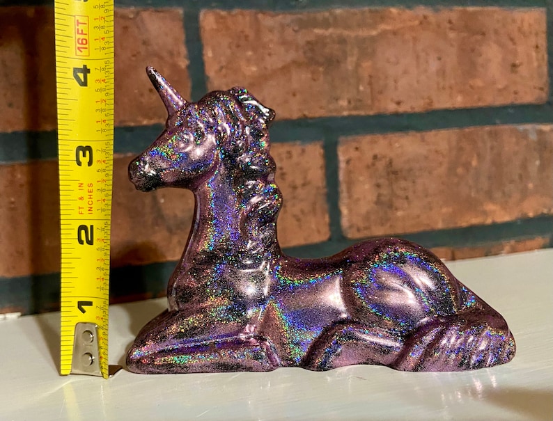 Pink holographic glitter unicorn statuefigurine