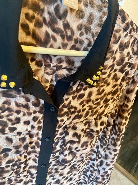 Stunning leopard cheetah print blouse with studde… - image 4