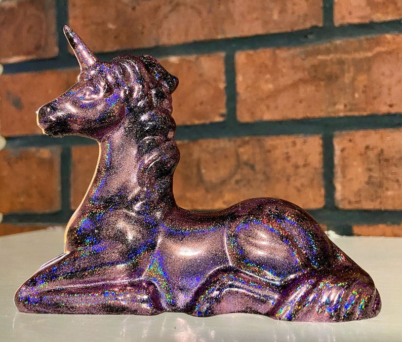 Pink holographic glitter unicorn statuefigurine