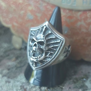 Sterling silver, skull, shield, unisex steampunk biker gothic ring