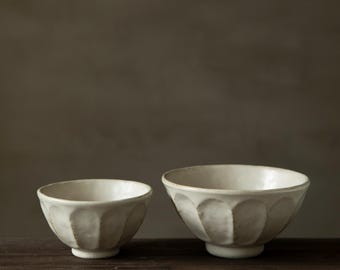 Kohyo Rinka Rice Bowl (11cm/14cm) | Japanese ceramic - Rustic Off-white pottery - Small bowl - flower shape - Rice bowl - dining set