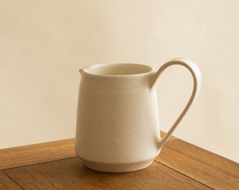 Off-white Coffee/Milk Pot | Yoshida Pottery - Japanese Handmade - Coffee set - Milk pot - Dripper set - Ceramic pot