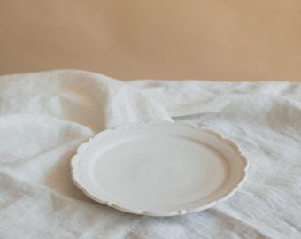 Kasumi Fujimura Relief Medium plate | Matte white plate - Japanese handmade - Minimal dinnerware