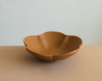 Ume Brown Bowl | Yoshida pottery - Japanese Handmade - Flower shape - Serving bowl - Diningware - Tableware