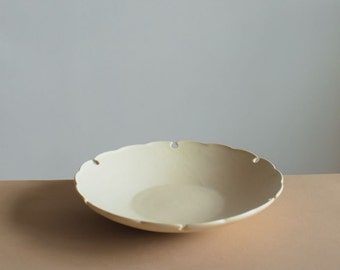 Yukiwa Off-White plate | Yoshida pottery - Japanese ceramics - Handmade - Matte finished - Minimal design