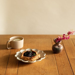 Piatto Kohyo Rinka Petal 17cm / Ceramica giapponese Piatto rustico bianco sporco ceramica artistica Piatto da dessert set da pranzo Contorno immagine 5