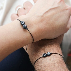 Pulsera de parejas, pulseras a juego, pulseras de novia novio, joyería de novia novio, pulsera inicial, d inicial, nombre personalizado
