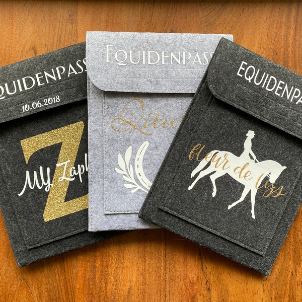 Equidenpass Hülle / Pferdepass Hülle aus Filz - personalisiert