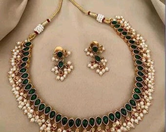 Grüne Perlen Perlen Hochzeit Halskette Schmuck Set / Süd indische Halskette / Tempel Schmuck Set / vergoldete Halskette mit Jhumki, Geschenk für sie