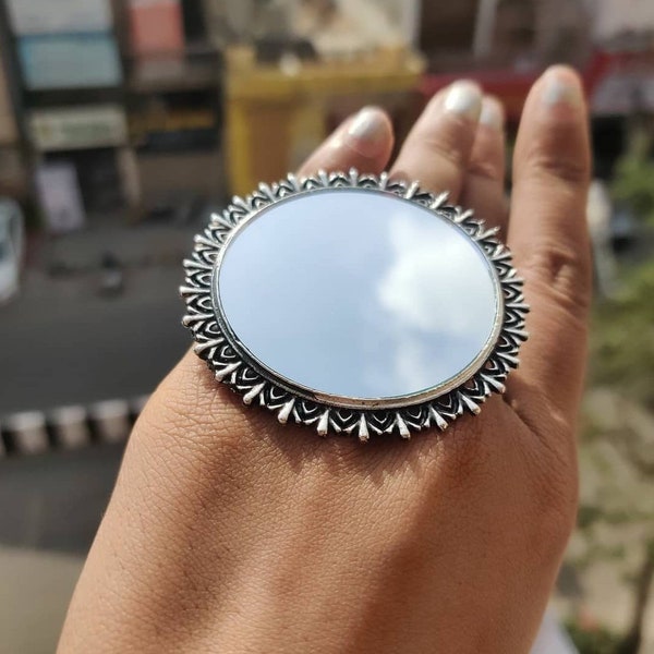 Belle grande bague miroir de forme ronde/Bague indienne oxydée/Bijoux Bollywood/Bague indienne oxydée plaquée argent