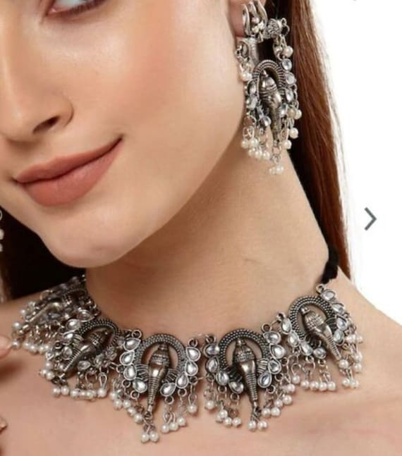 Artificial choker necklace deals