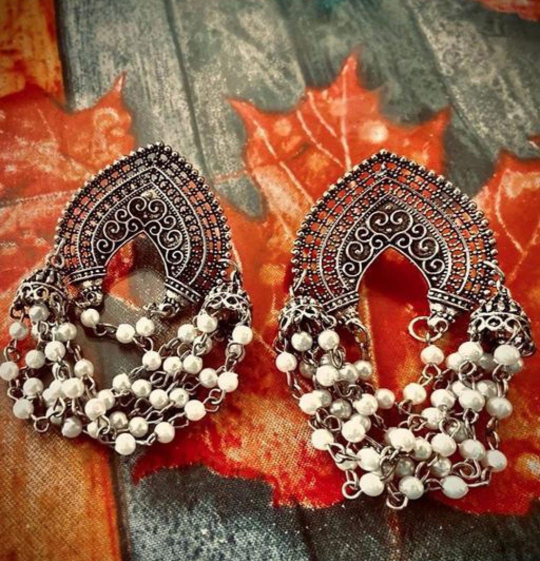 Buy Jharna Modern Drop Silver Earrings | Paksha