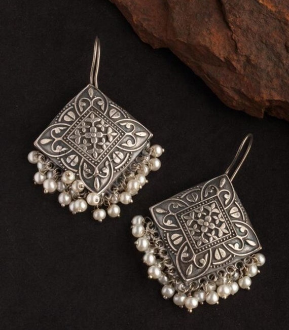 Pendientes Jhumka de plata Joyería india oxidada Joyería