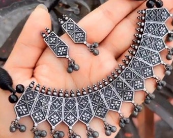 Geoxideerde verzilverde handgemaakte chokerset / ketting / feestkleding / ketting / sieraden / Indiase traditionele sieraden / Bollywood-sieraden