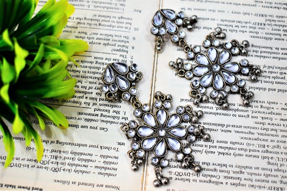 earring meaning of earring in Longman Dictionary of Contemporary English LDOCE #9 earring meaning of earring in Longman Dictionary of Contemporary English LDOCE