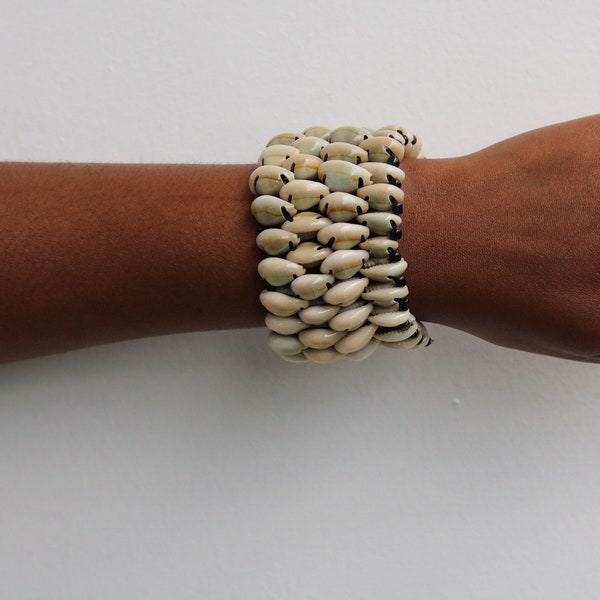 African Cowrie shell bracelet, Adjustable Sea Shell bracelet, Cowrie cuff bracelet, African beaded bracelet, Christmas gift her, Moms gift