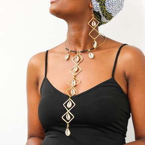 Afrikaanse ketting van messing en kauri, Afrikaanse ketting met bijpassende oorbellen, messing sieraden, damessieraden, kerstcadeau voor haar, cadeau moeder
