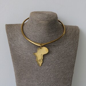 Collier en laiton avec carte de l'Afrique, bijoux en laiton, bijoux africains pour femme, collier tribal, taille unique, cadeau de Noël pour elle, cadeau pour maman